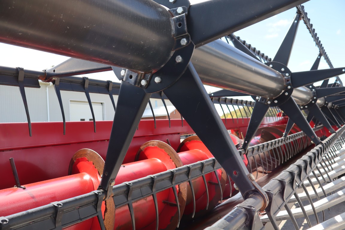 Case/Int 3020 30' flex head. AWS air reel, flagship hook-up, full figer auger, 3" knife - Image 17