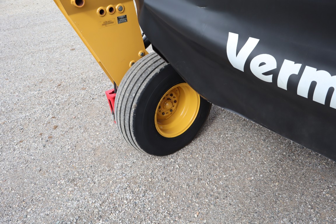 Vermeer MC3300 10' discbine, impeller, swivel hitch, low acres - Image 10