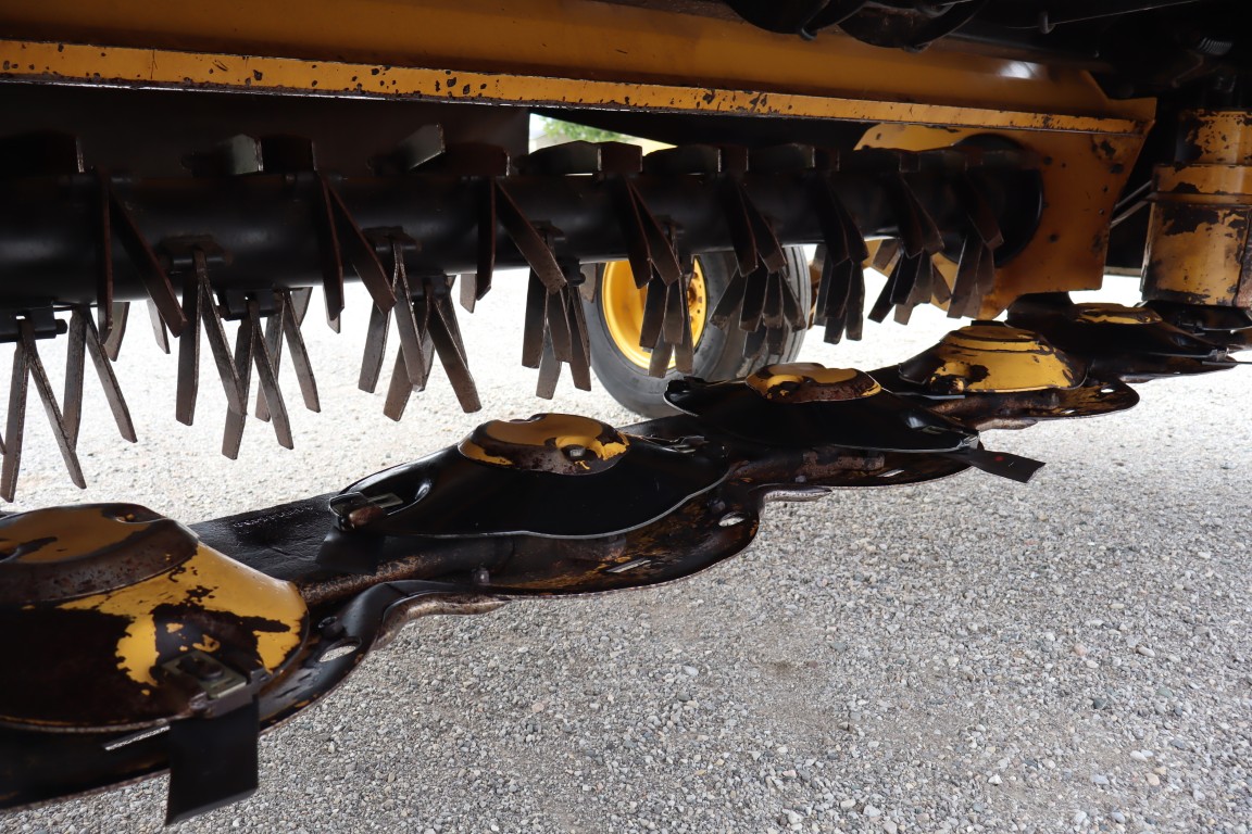 Vermeer MC3300 10' discbine, impeller, swivel hitch, low acres - Image 18