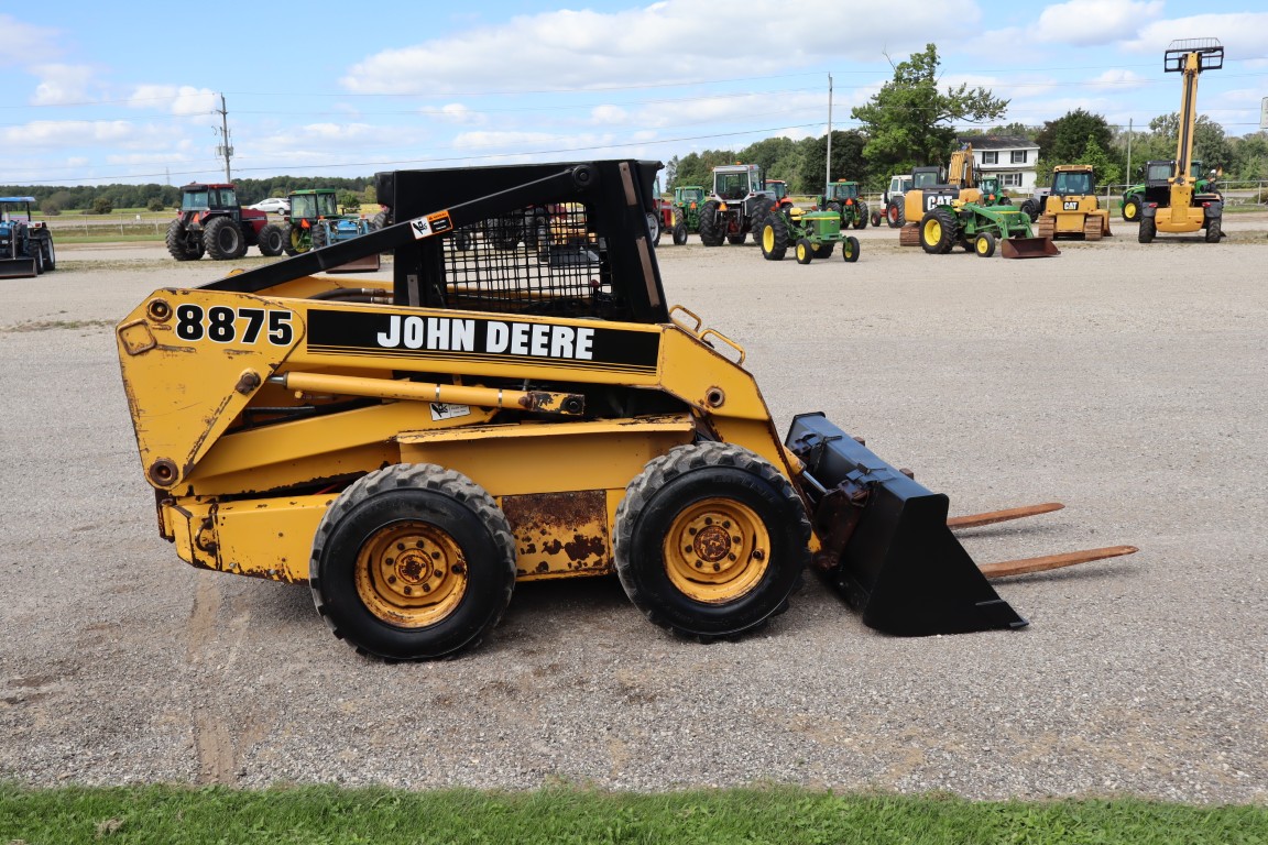 JD 8875 skidsteer, rops diesel - Image 4