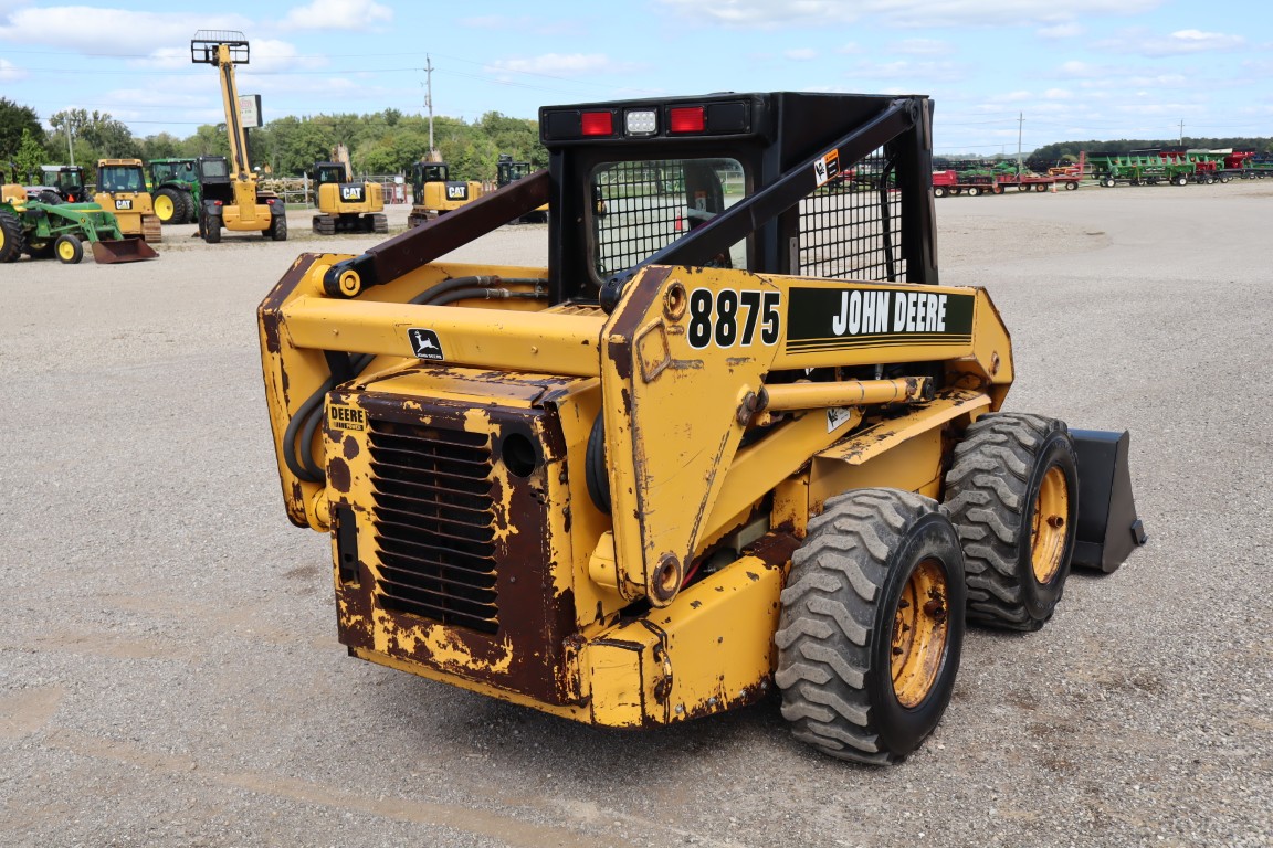 JD 8875 skidsteer, rops diesel - Image 5