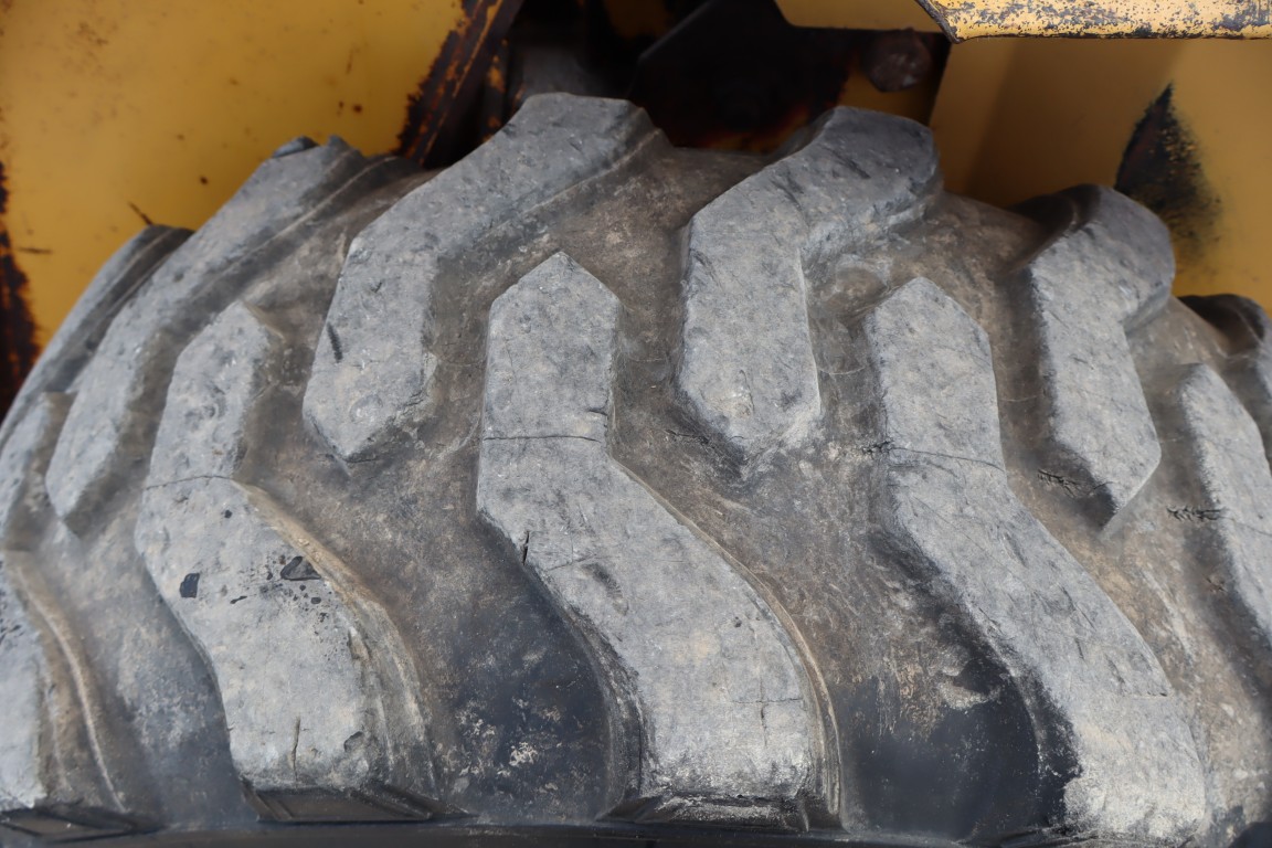 JD 8875 skidsteer, rops diesel - Image 9