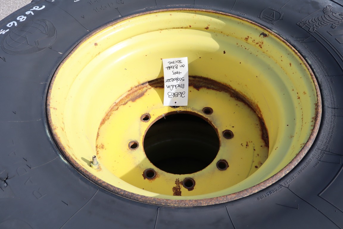 Michelin 500/60R22.5 tire on 8 bolt JD rims - Image 6