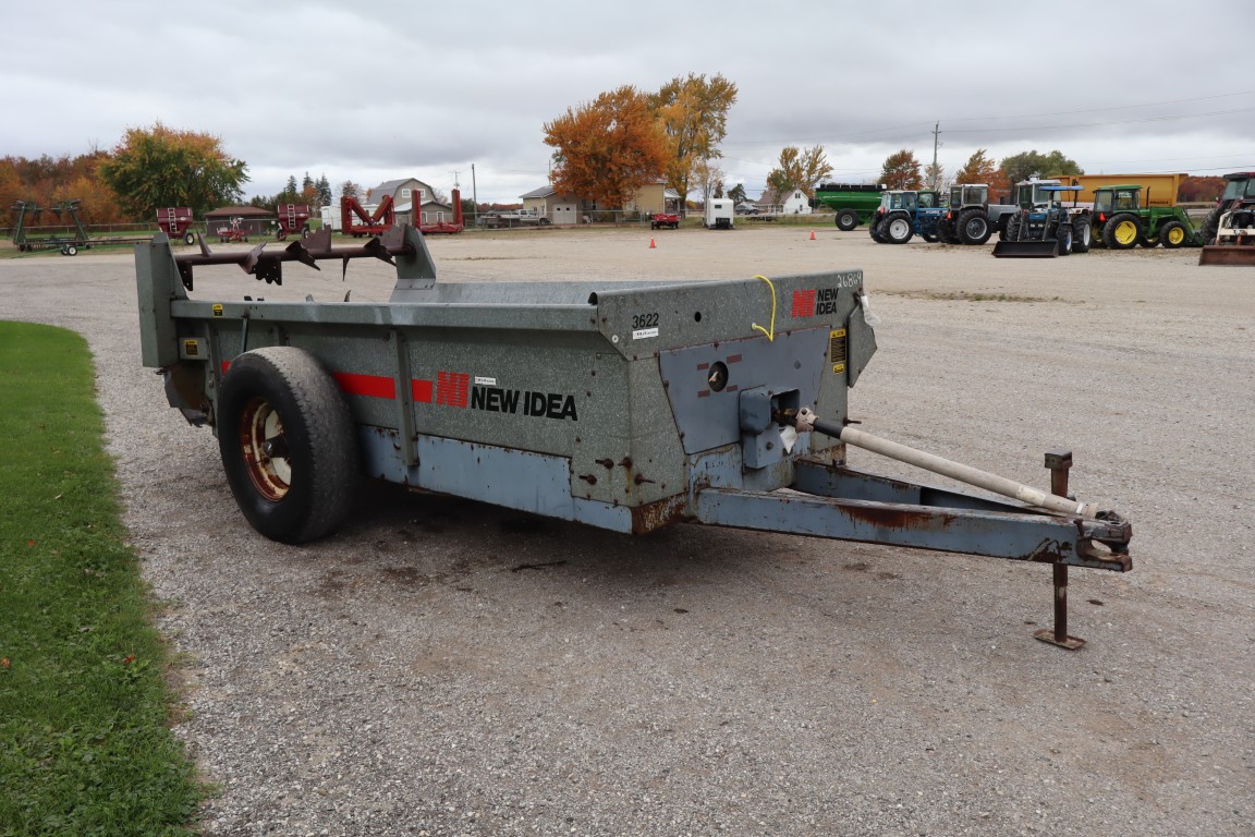 New Idea 3622 single axle manure spreader, top beater, slurry pan - Image 3