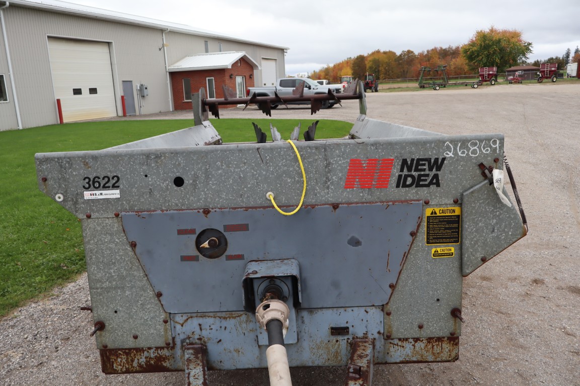 New Idea 3622 single axle manure spreader, top beater, slurry pan - Image 9