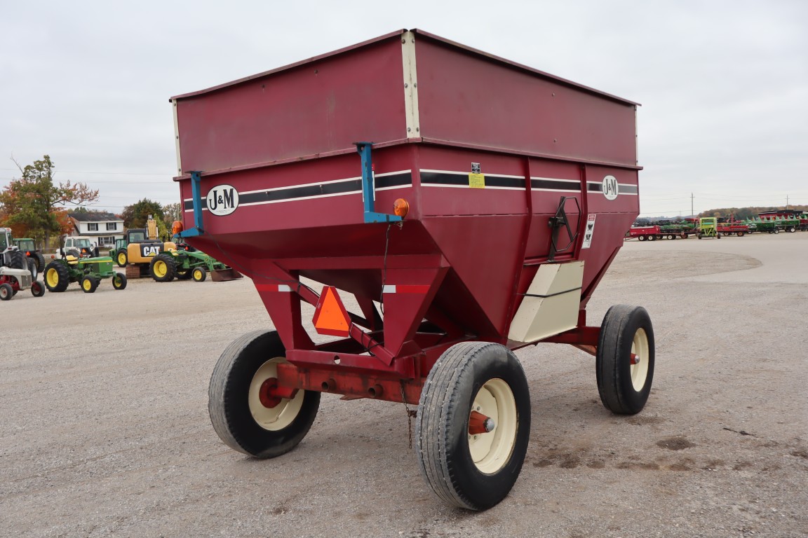 J& M 350bu gravity wagon, 11R22.5, light kit - Image 4