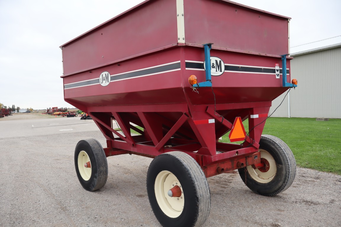 J& M 350bu gravity wagon, 11R22.5, light kit - Image 6