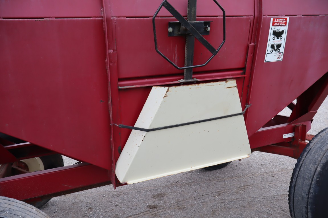 J& M 350bu gravity wagon, 11R22.5, light kit - Image 8